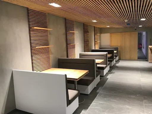 Holzmöbel für Sport-, Fitness- und Wellnessstudios