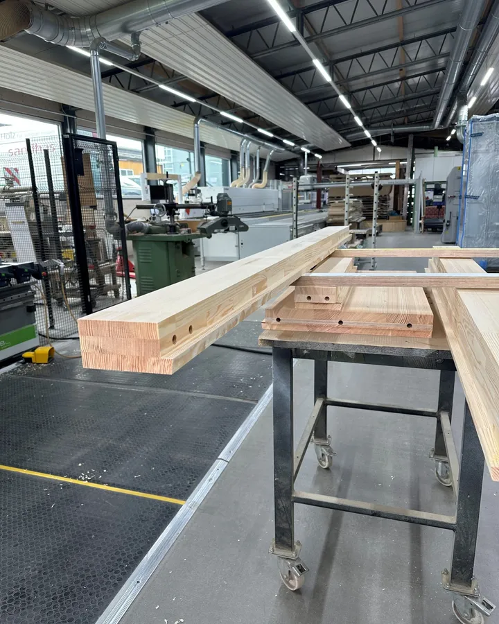View into the Sandhas Werkstätten workshop